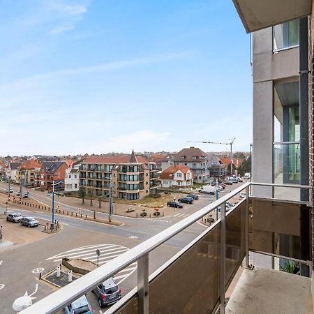 Luxurious And Unique Design App Centre Koksijde Apartment Bagian luar foto