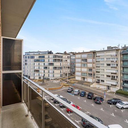 Luxurious And Unique Design App Centre Koksijde Apartment Bagian luar foto