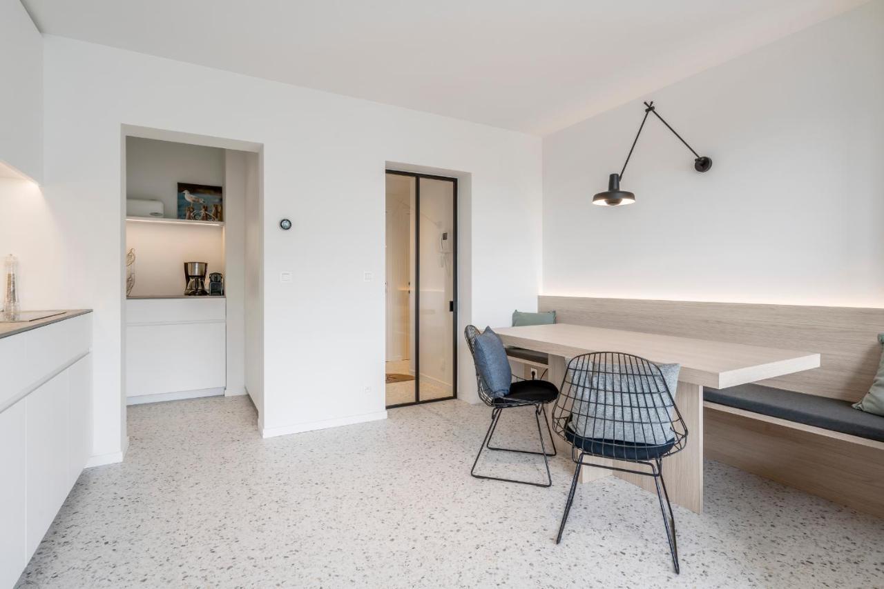 Luxurious And Unique Design App Centre Koksijde Apartment Bagian luar foto
